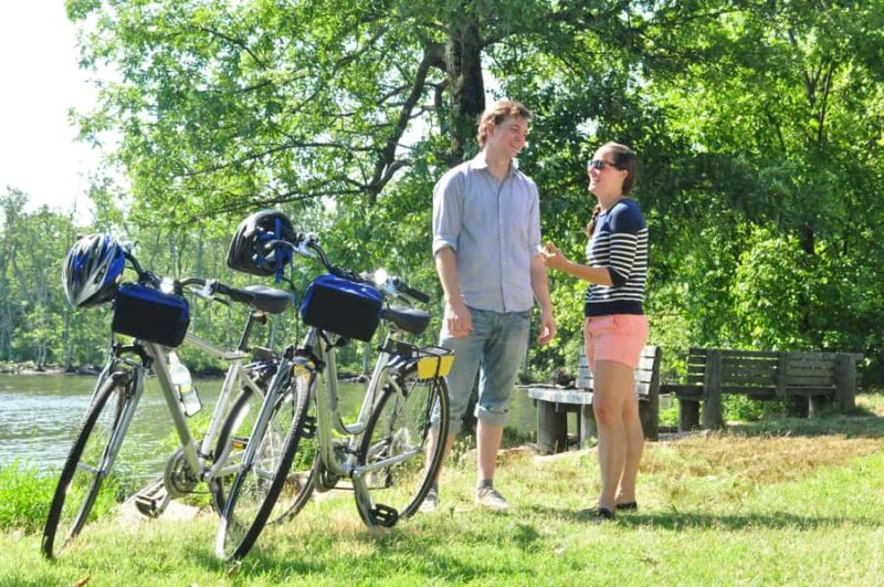Alexandria, VA: Bike Rentals - Explore Alexandria, VA on a Scenic Bike Rental for $21