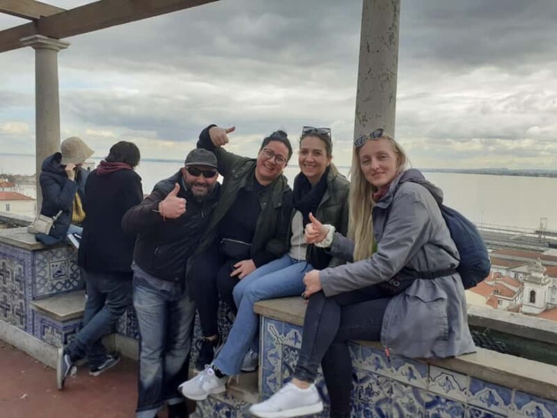 ALFAMA - Free Walking hist. tour in Old Town (BASED ON TIPS) - Exploring Alfama’s Historic Streets and Architecture