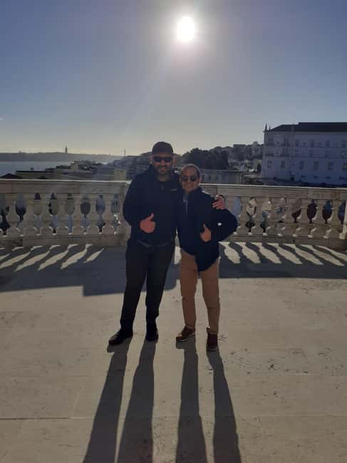 ALFAMA - Free Walking hist. tour in Old Town (BASED ON TIPS) - Practical Details: Group Size, Cancellation, and Languages