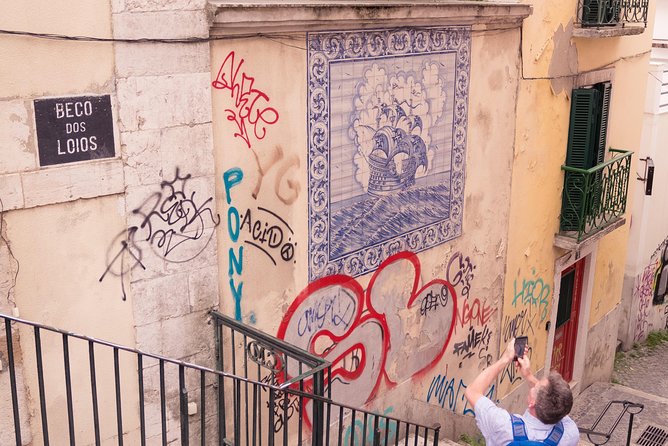 Alfama Photo Walk Lisbon Photography Experience Led by a Local - Logistics and Meeting Points in Lisbon