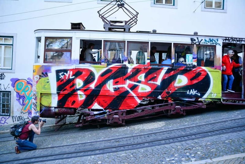 Alfama Photo Walk: Lisbon Photography Tour with a Local - Alfama’s Historic Streets as a Photographic Playground