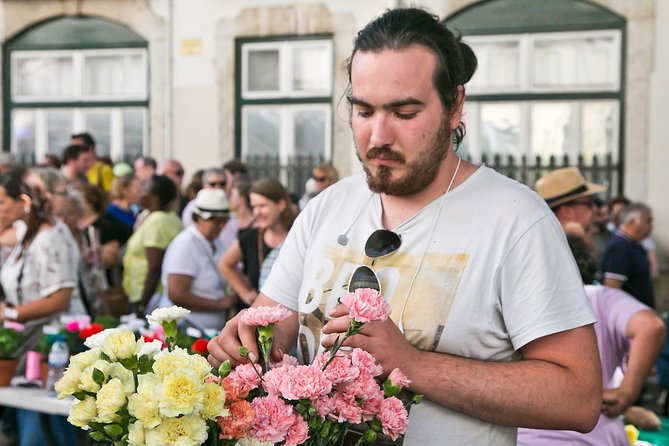 Alfama - The Kaleidoscopic District Private Walking Tour - Discovering Medieval Artwork and Historic Façades