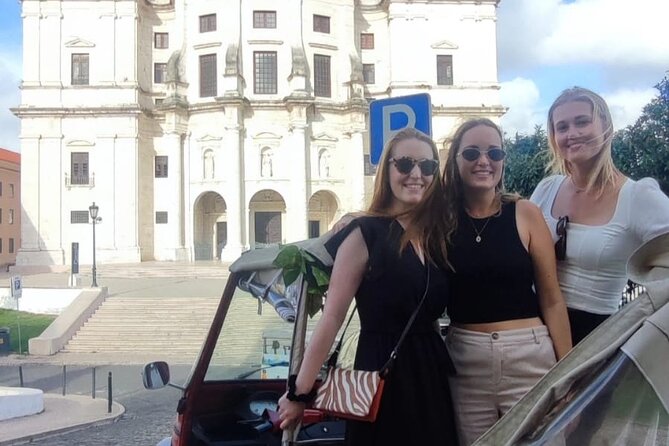 Alfama tour - Spectacular Views from Miradouro de Santa Luzia