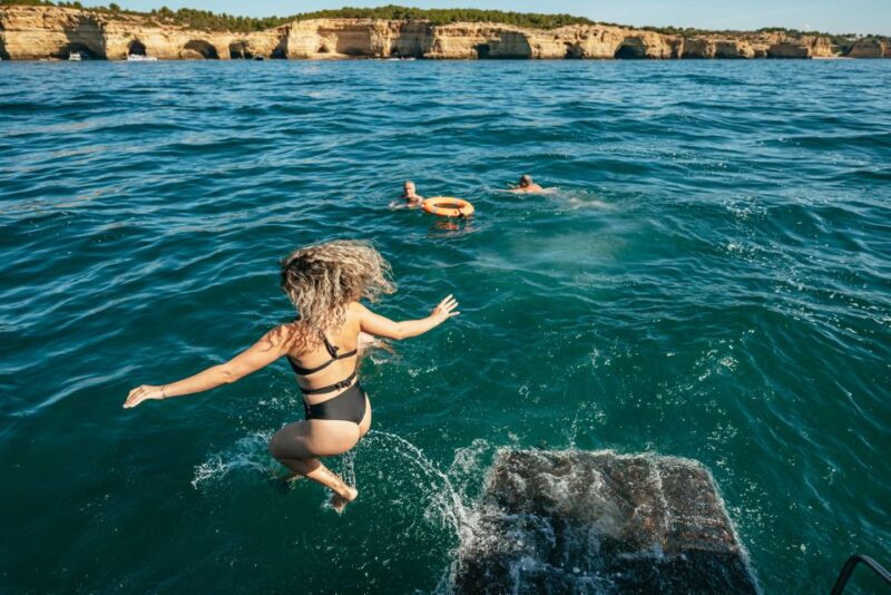 Algarve 3-Hour Caves and Coastline Boat Trip - Suitability for Families and Accessibility