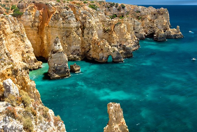 ALGARVE FROM THE SEA PORTIMÃO includes boat trip to Benagil caves AND LAGOS - Marveling at the Ponta da Piedade Limestone Cliffs