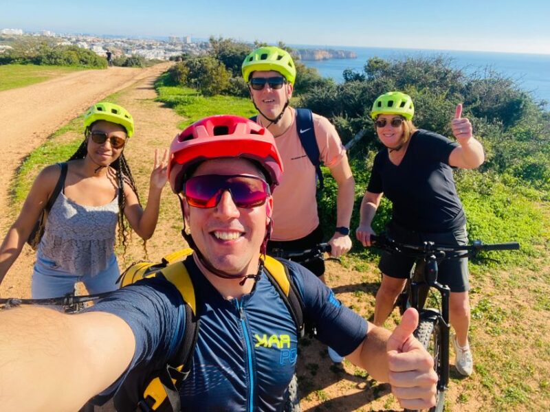 Algarve: Lagos Sightseeing guided Tour with e-bikes - Expert Guides Make the Difference