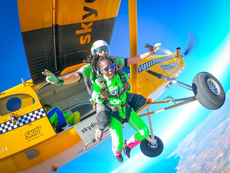 Algarve: Tandem Skydiving from 10.000ft to 15.000ft - The Guides and Customer Service Experience