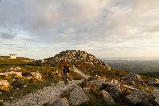 Algarve wine tour and mountain top trip with lunch or dinner at sunset time - Key Points