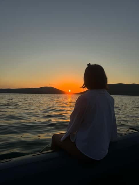 Alghero: boat tour with aperitif at sunset Porto Conte - Practical Details: Meeting Point and What to Bring