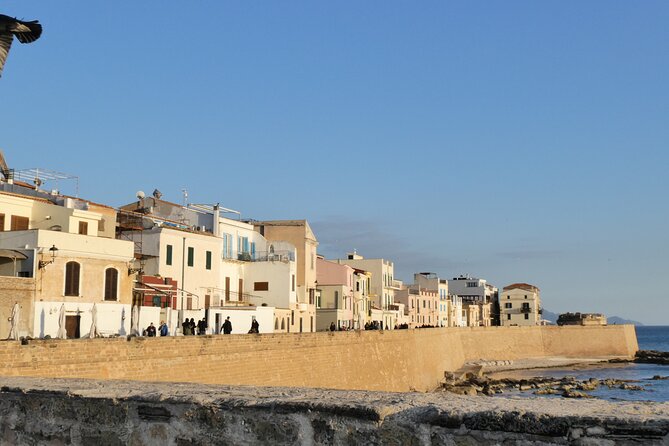 Alghero: private sightseeing & wine experience - Walking Along the Walls and Seaside Promenade