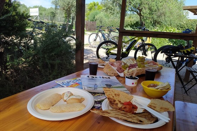 Alghero - Small Beaches Tour by E-bike more aperitif - The Route: From Beach Covens to Viewpoints