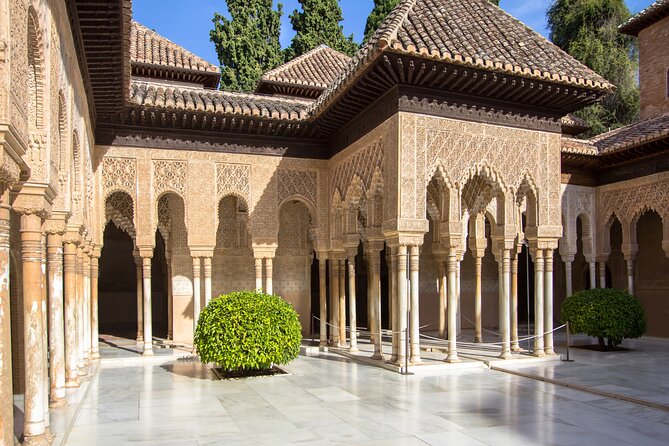 Alhambra a Jewel of Moorish Architecture - Discover the Alhambra: A Moorish Architectural Treasure