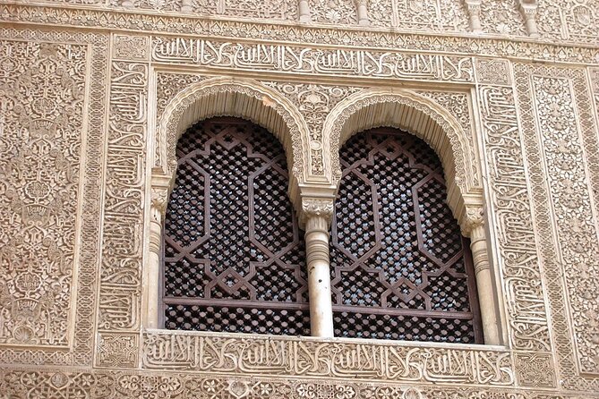 Alhambra al Completo, nazaries palaces, generalife palace - The Main Stops on the Tour
