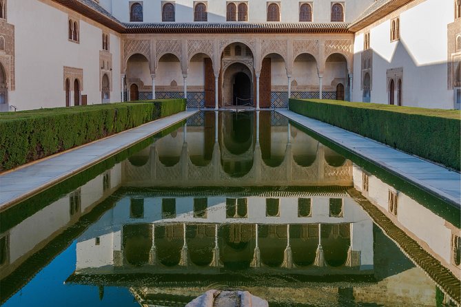 Alhambra, Albaicin and Sacromonte Guided Tour - Value and What’s Not Included