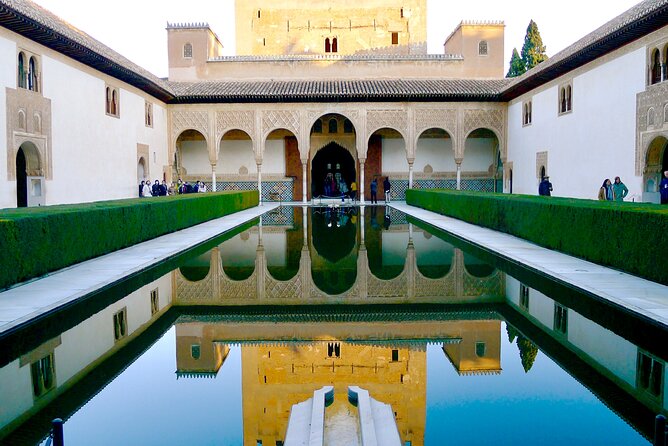 Alhambra and Nasrid Palaces: Skip-the-line Ticket and Local Guide - The Significance of the Alhambra and Nasrid Palaces