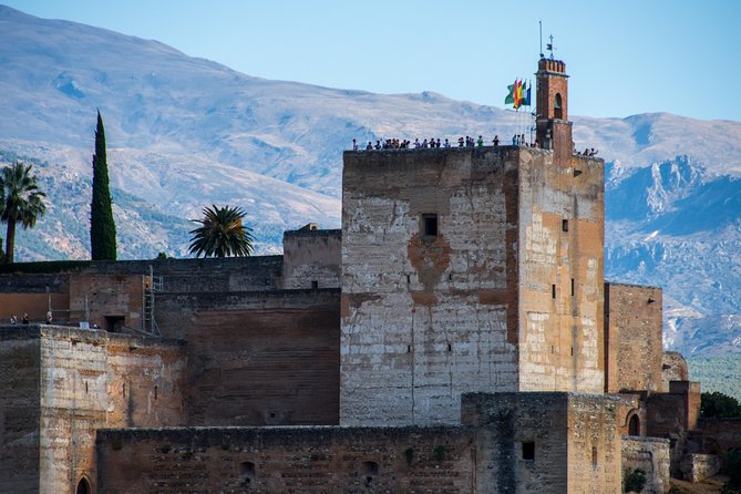 Alhambra and Nasrid Palaces Ticket with Audioguide - Exploring the Alhambra’s Unique Architecture and Landscape