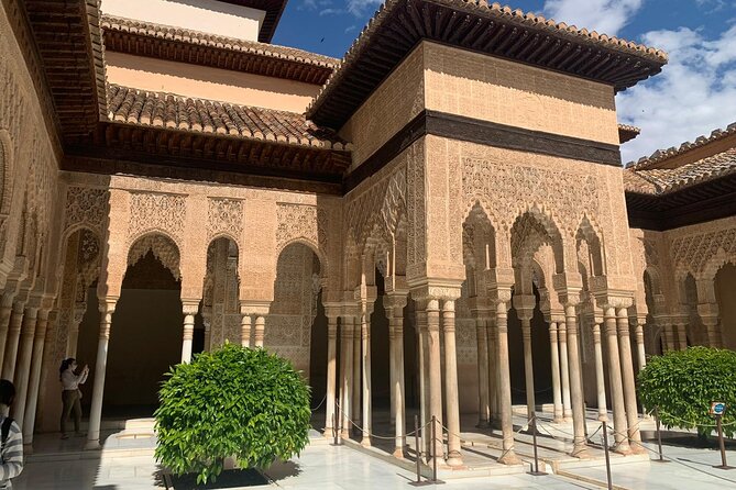 Alhambra: complete guided tour with Nasrid Palaces tickets - Practical Information on Inclusions and Exclusions