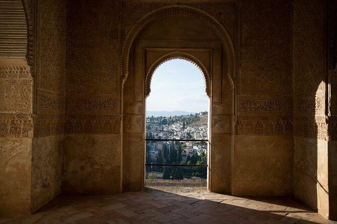Alhambra Day or Night Private Tour - Key Points