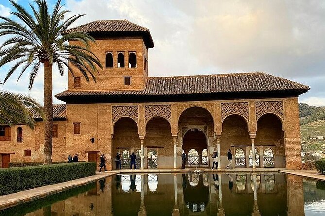 Alhambra Experience Explore Nasrid Palaces & Generalife Gardens - The Alhambra: Granada’s Crown Jewel