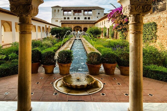 Alhambra gardens guided tour (English guide) - The Value of the Tour Compared to Other Options