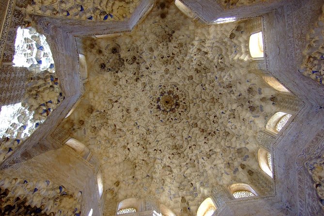 Alhambra & Generalife Skip the Line Regular Group including Nasrid Palaces - Key Points