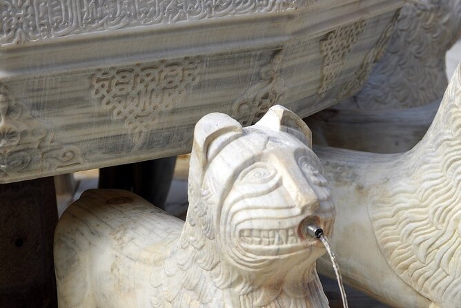 Alhambra & Generalife Skip the Line Regular Group including Nasrid Palaces - The Alhambra: A Fortress and Palace in One