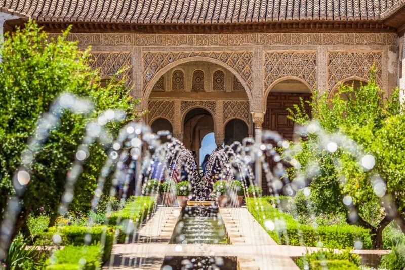 Alhambra: Guided Private Tour with Fast-Track Entry - Practical Details: Meeting Point and Booking