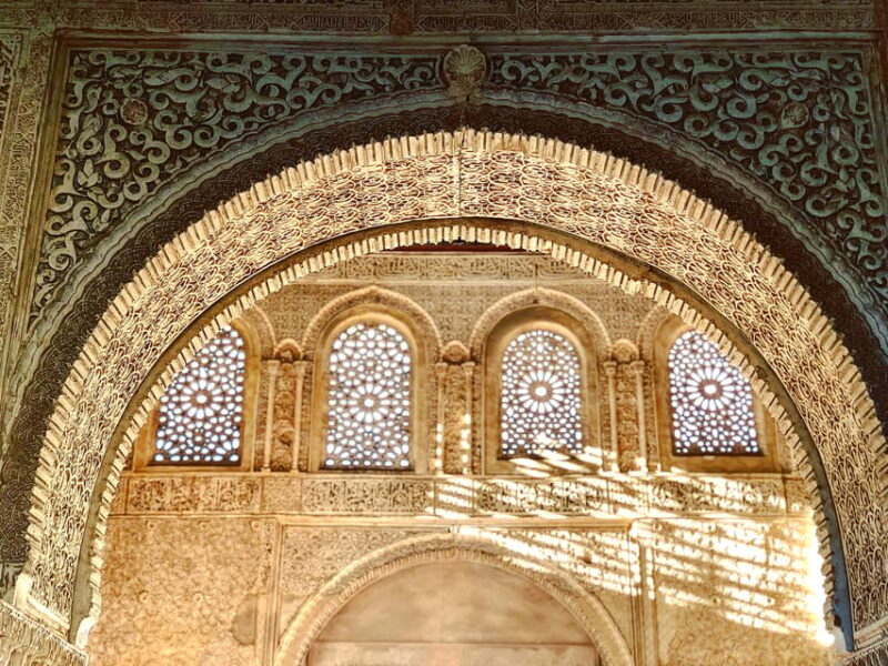 Alhambra: Guided Private Tour with Fast-Track Entry - Limitations to Keep in Mind
