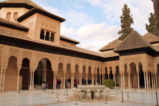 Alhambra Guided Tour, Nasrid Palaces and Generalife - Discover the Magnificence of the Alhambra Guided Tour in Granada