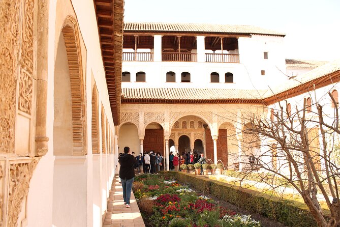 Alhambra Guided Tour, Nasrid Palaces and Generalife - Logistical Details and Meeting Points