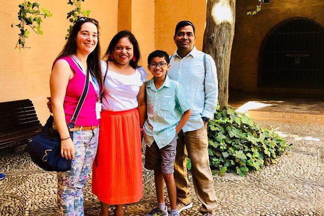 Alhambra Highlights Private Tour with Nazaries Palaces - The Palace of Charles V’s Renaissance Style