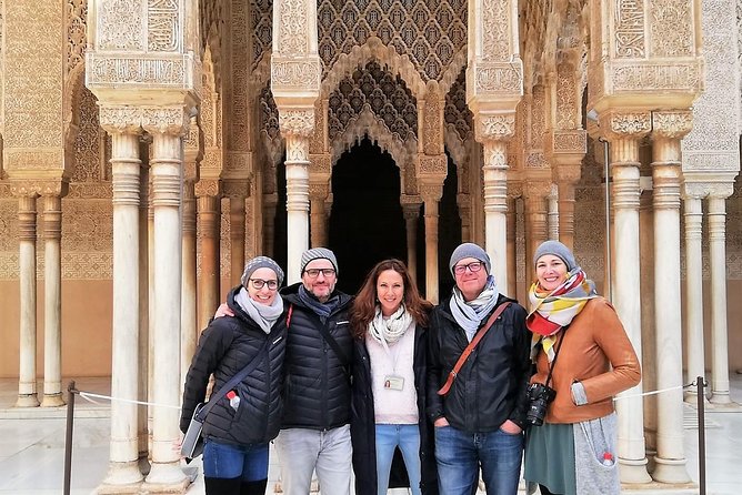 Alhambra Highlights Private Tour with Nazaries Palaces - The Alcazaba’s Military Views and Photo Opportunities