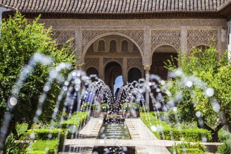 Alhambra, Nasrid Palaces, and Generalife 3-Hour Guided Tour - The Role of the Expert Guide