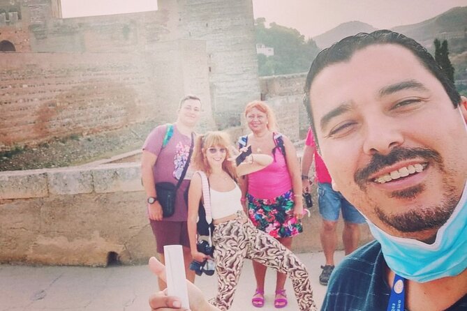 Alhambra, Nasrid Palaces, Generalife & Alcazaba Private Tour - Key Points