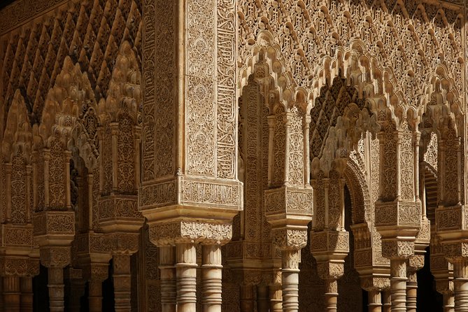 Alhambra, Nasrid Palaces, Generalife & Alcazaba Private Tour - The Majestic Nasrid Palaces
