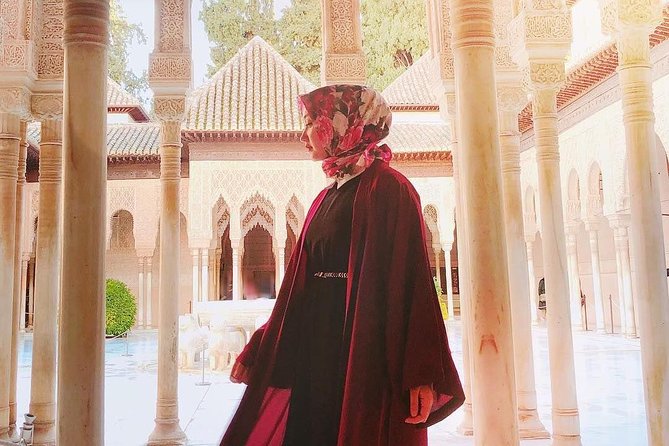 Alhambra & Nasrid Palaces Tour with Priority Access  Granada - Starting Point at P.º del Generalife, Granada