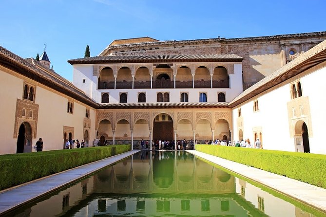 Alhambra palace Private tour with private local guide and admission tickets - Exploring the Nasrid Palaces and Moorish Architecture