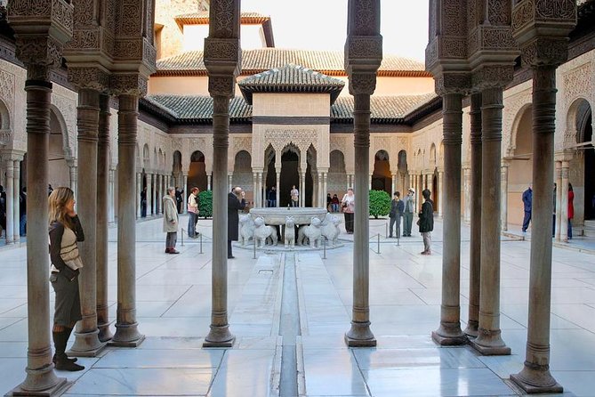 Alhambra Private/Small Group Tour & Nasrid Palaces Skip the Line - Key Points