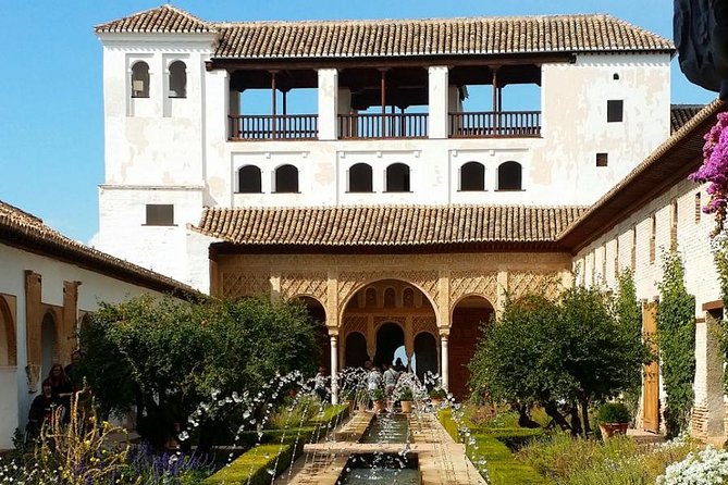 Alhambra Private Tour from Costa del Sol - Visiting the Generalife Gardens and Sultans’ Retreat