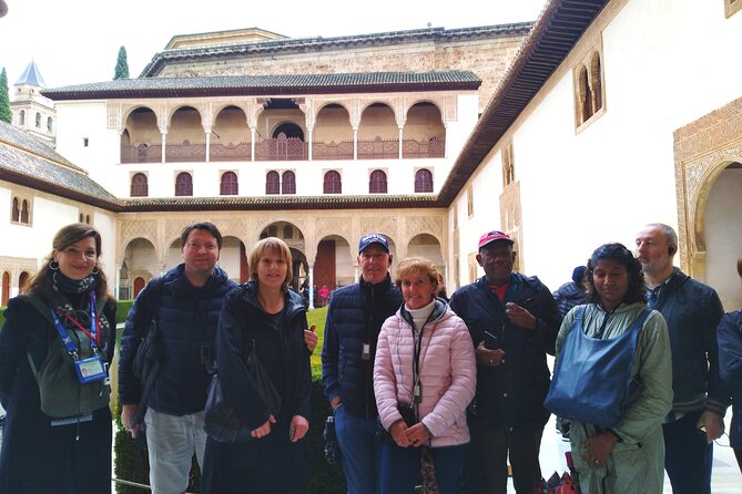 Alhambra private tour (without tickets) total/group Max 15 people - The Guide’s Role and the Quality of the Experience
