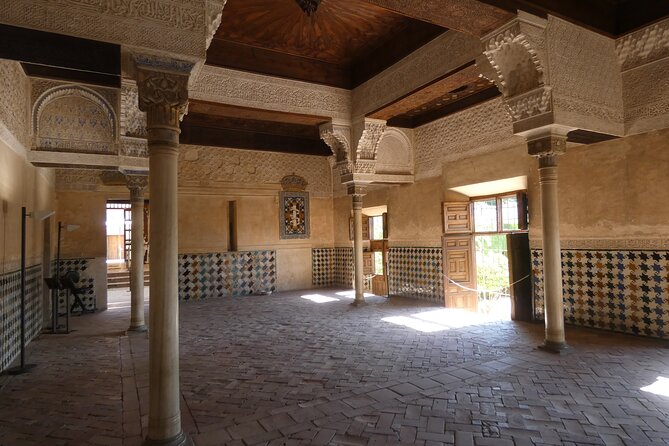 Alhambra Skip the Line Premium Guided Tour - Additional Historic Sites Near the Alhambra