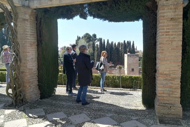 Alhambra Skip-the-line Private Tour including Nasrid Palaces - Key Points