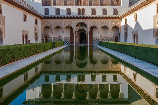 Alhambra Skip-the-line Private Tour including Nasrid Palaces - The Must-See Nasrid Palaces