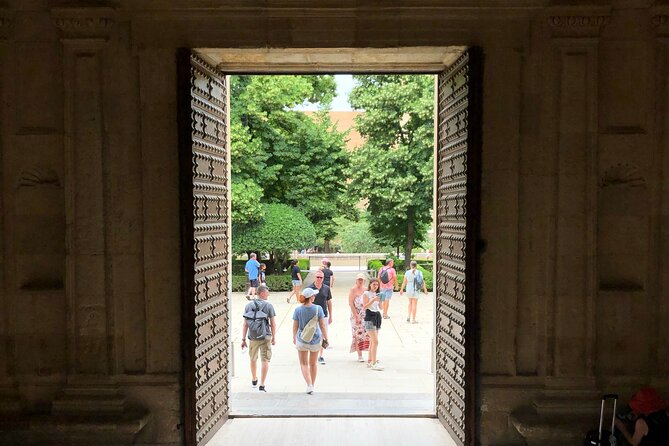 Alhambra Surroundings Guided Tour - Legends and Stories: Tower of the Seven Floors and Beyond