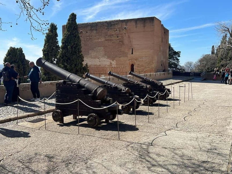 Alhambra Surroundings: History, Architecture and Legends - Key Points
