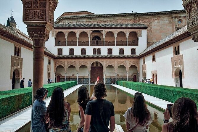 Alhambra Ticket Last Minute Deals - The Generalife Gardens: A Tranquil Oasis