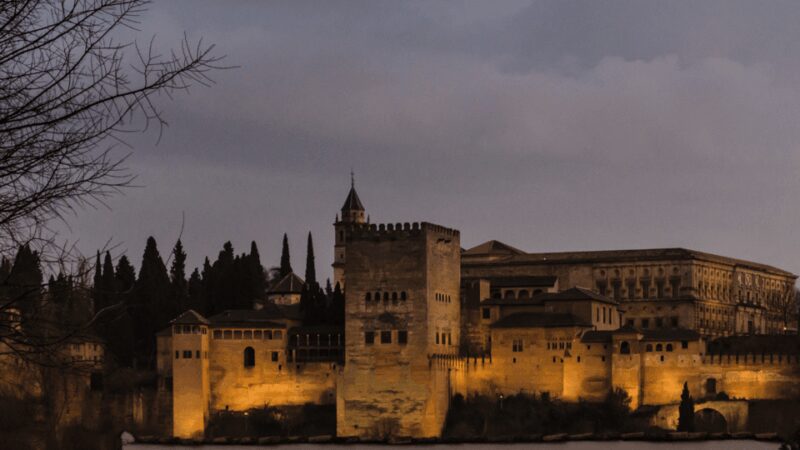 Alhambra: Tour Leyendas de la Alhambra - Exploring the Alhambras Outer Walls and Legends in Granada