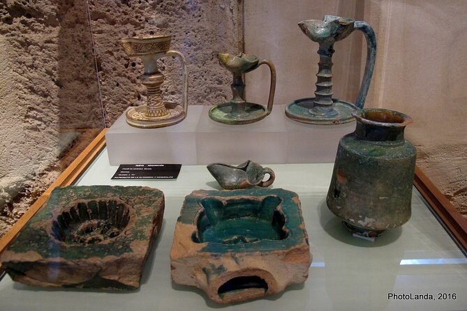 Alhambra tour with Generalife Palace and gardens - Panoramic Views from Plaza de los Aljibes