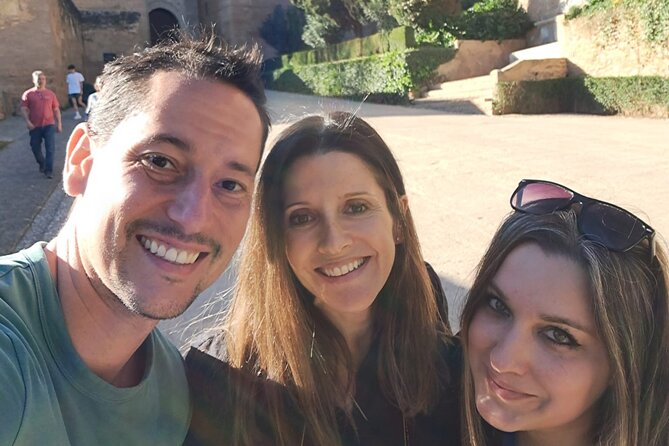 Alhambra Unique Experience: Private visit with official guide - Why Choose the Private Alhambra Experience with Official Guides?