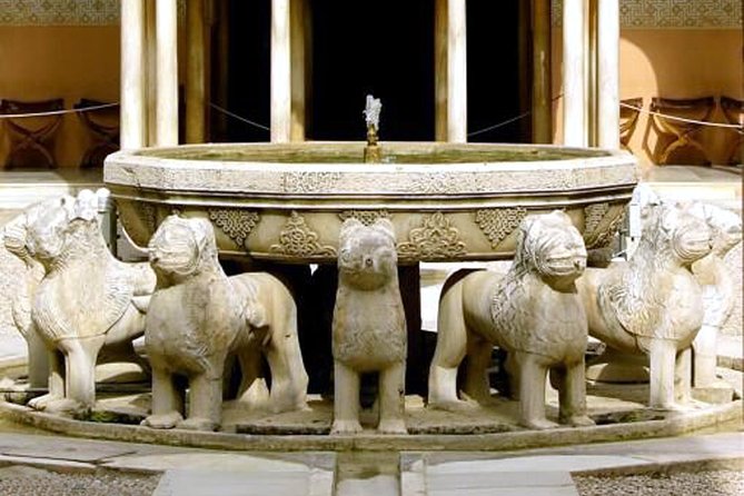 Alhambra Visit with Private Official Guide in Granada - Timing, Pacing, and Crowd Management